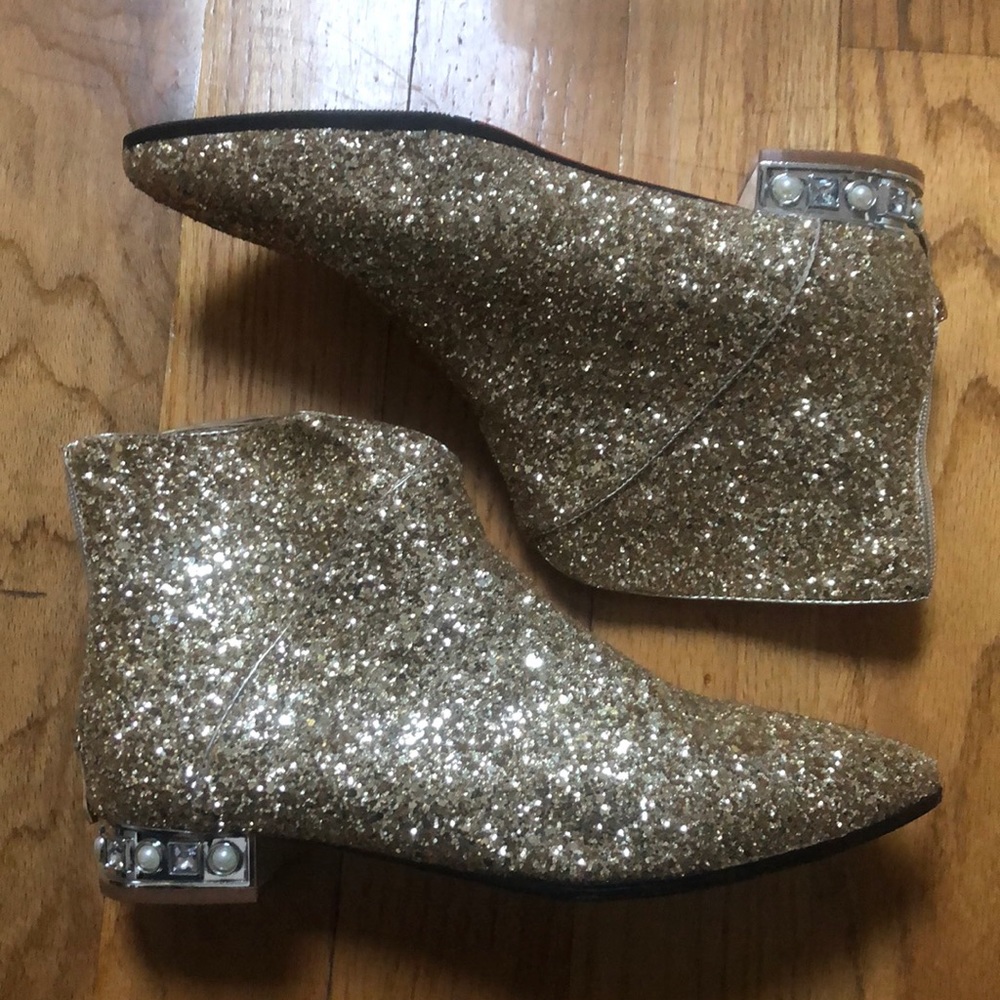 Gold Glitter size 9 flat ankle boot.